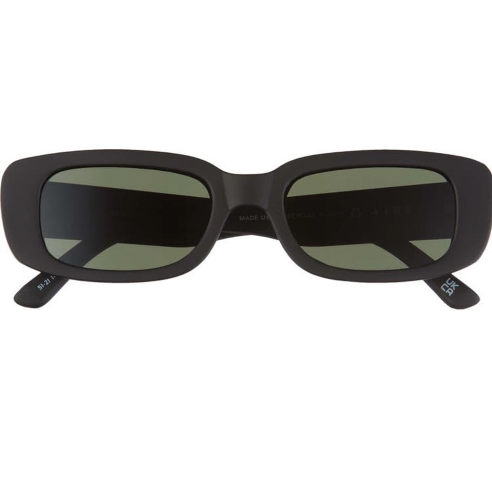 AIRE/Revolve Ceres sunglasses in Black